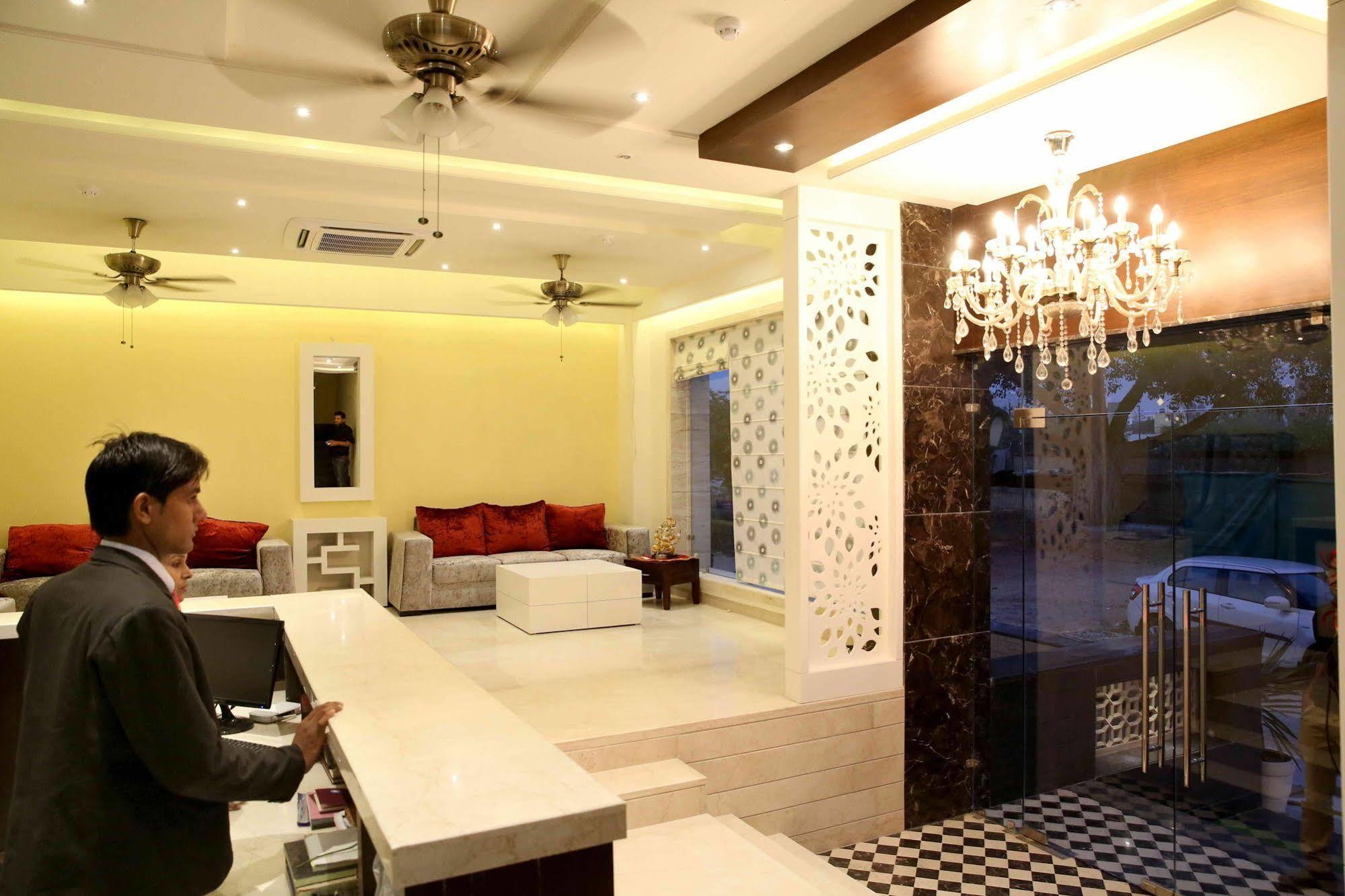 The Raj Vilas Agra  Exterior photo