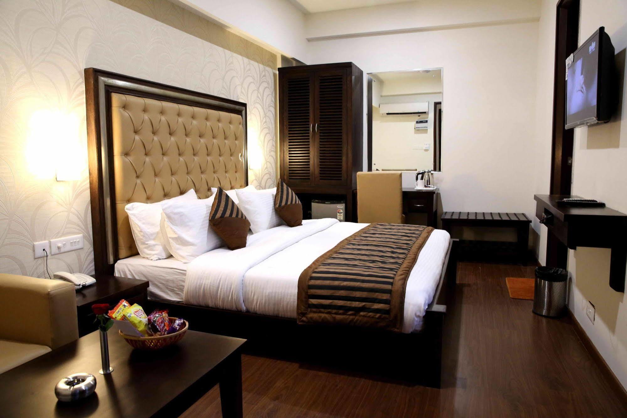 The Raj Vilas Agra  Exterior photo
