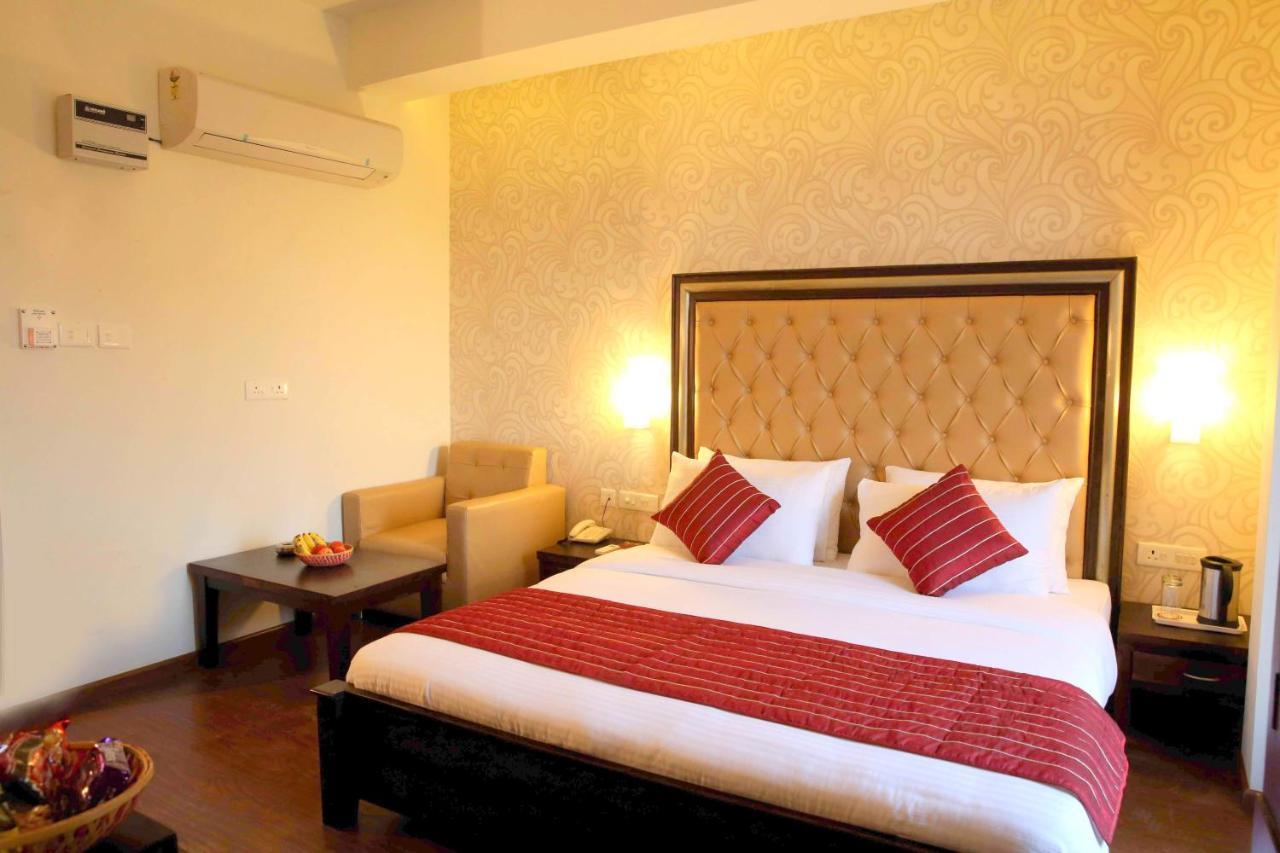 The Raj Vilas Agra  Exterior photo